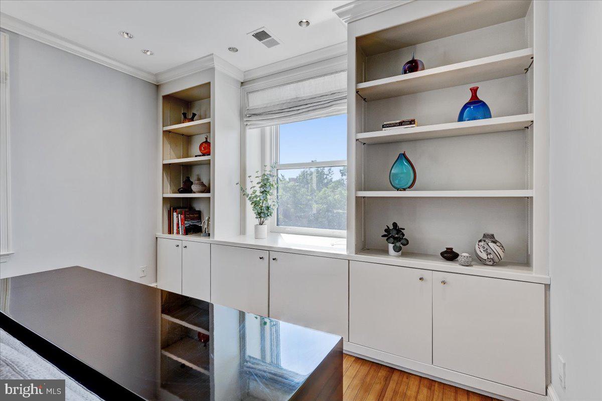 1735 NEW HAMPSHIRE AVENUE NW Unit: 401