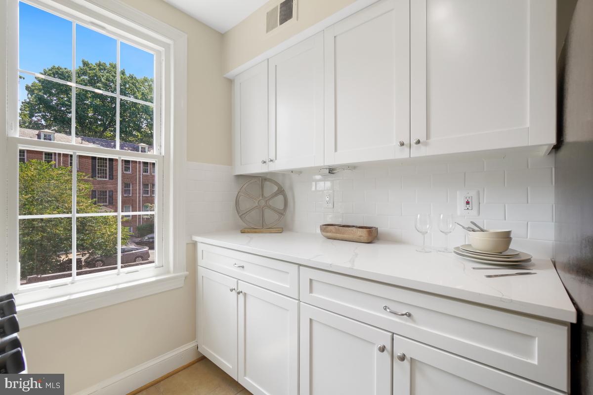 2725 ORDWAY STREET NW Unit: 3