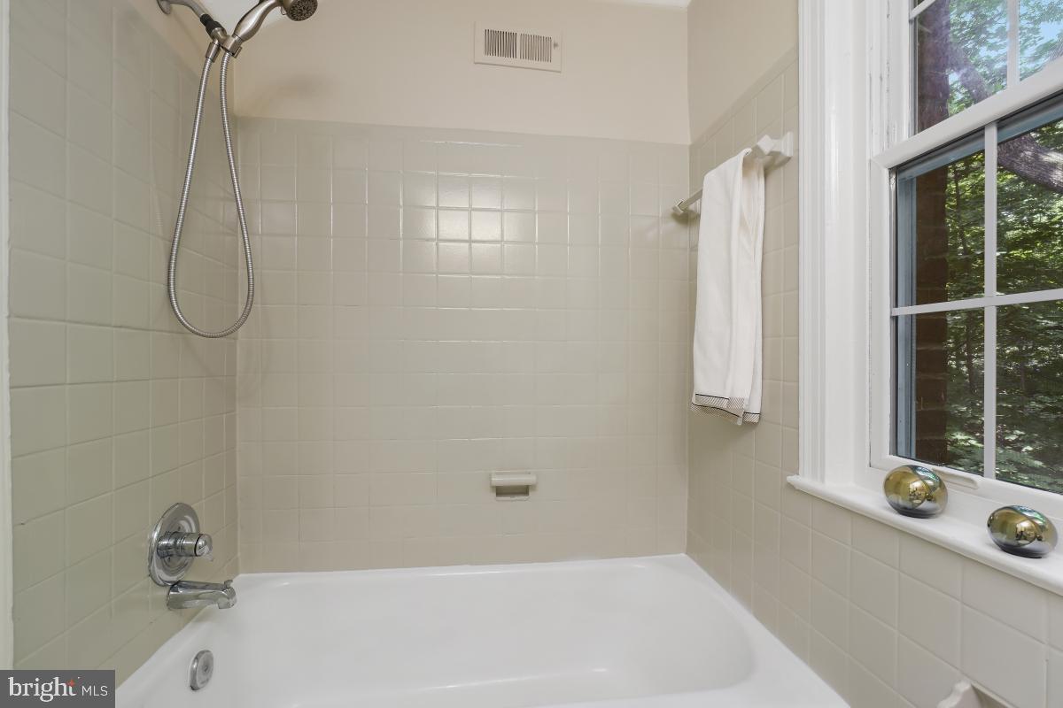 2725 ORDWAY STREET NW Unit: 3