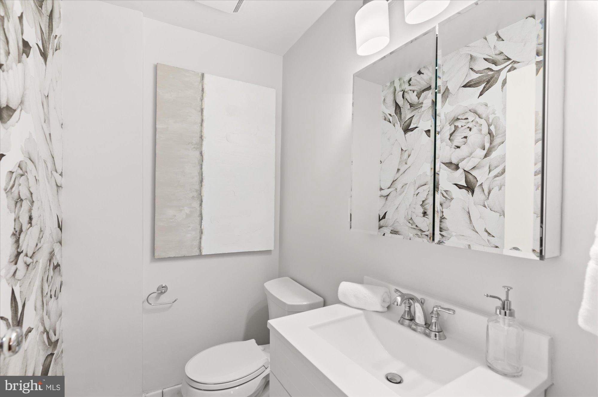 2123 California STREET NW Unit: PH-G5