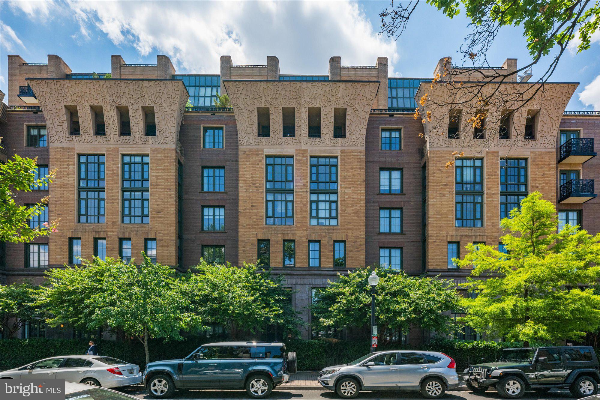 910 M St NW #1018