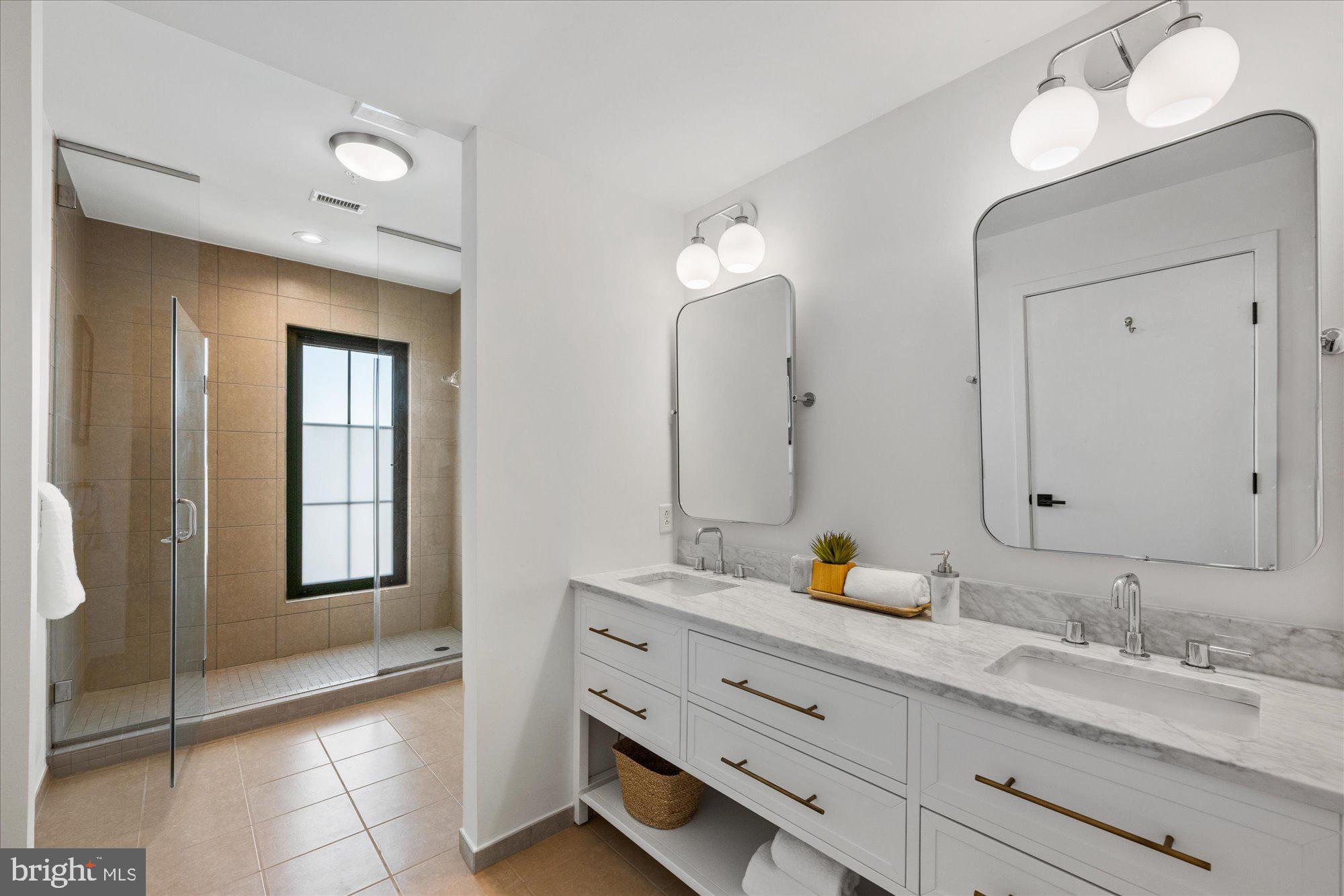 910 M St NW #1018