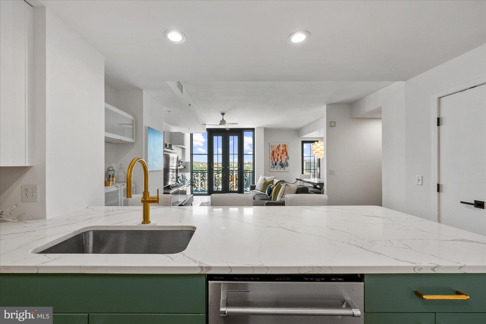 910 M St NW #1018