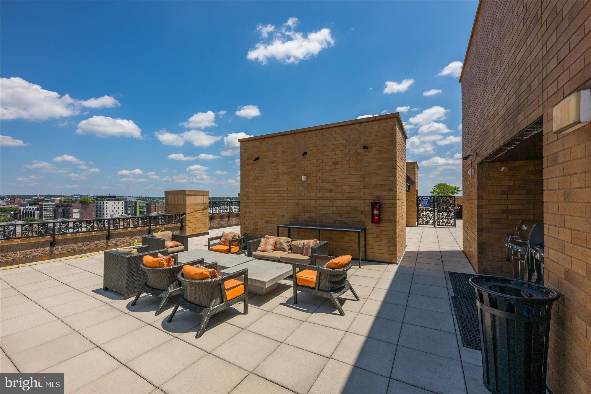 910 M St NW #1018
