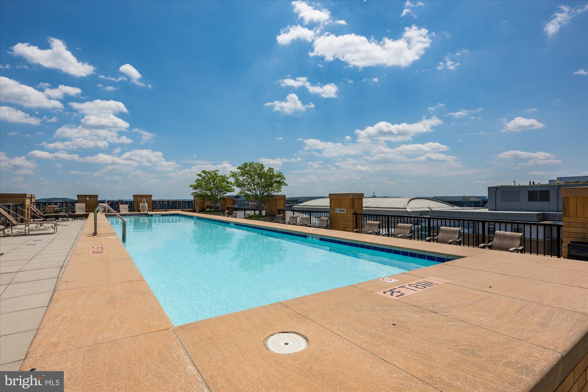 910 M St NW #1018