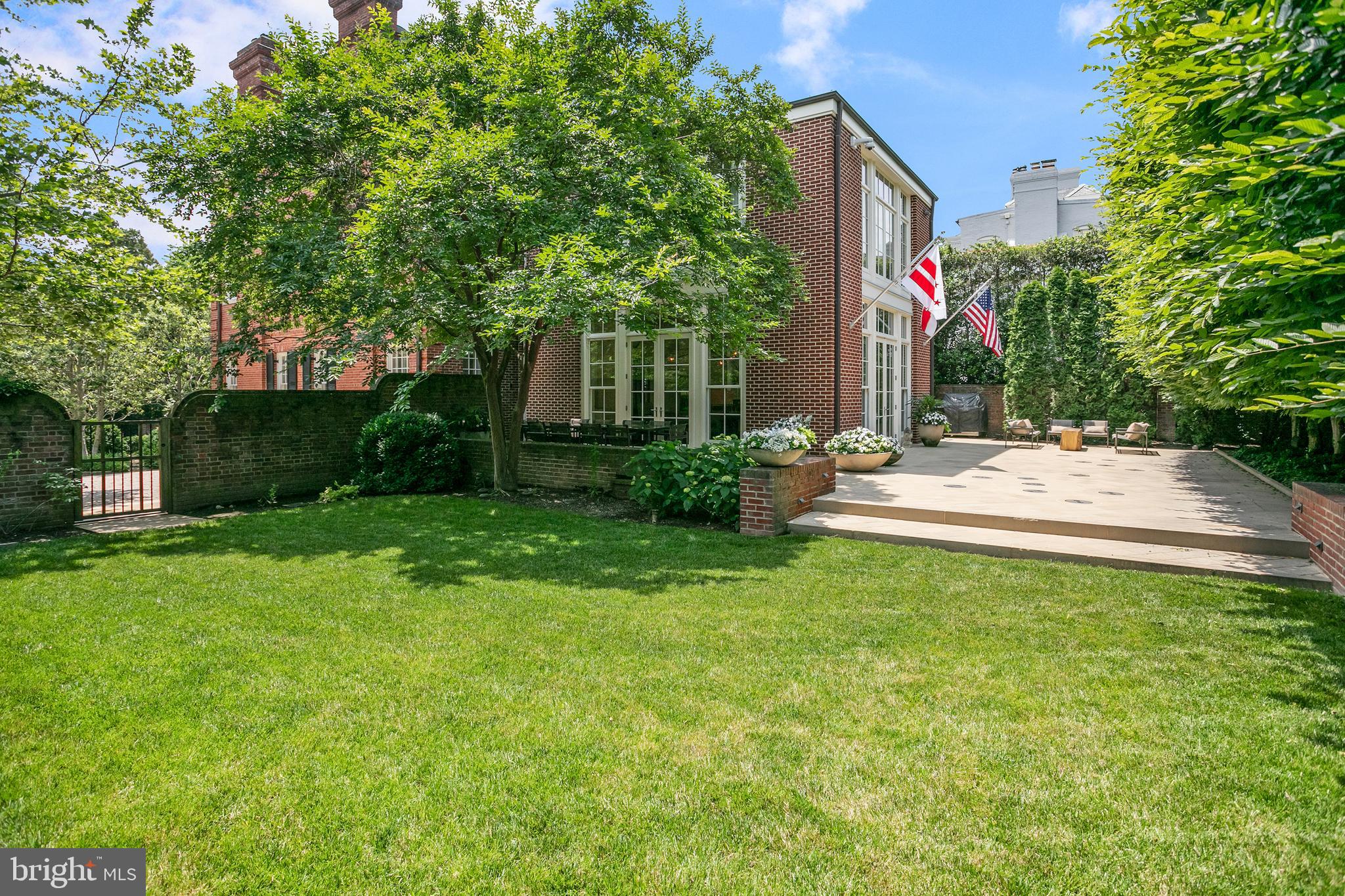 2727 Q St NW