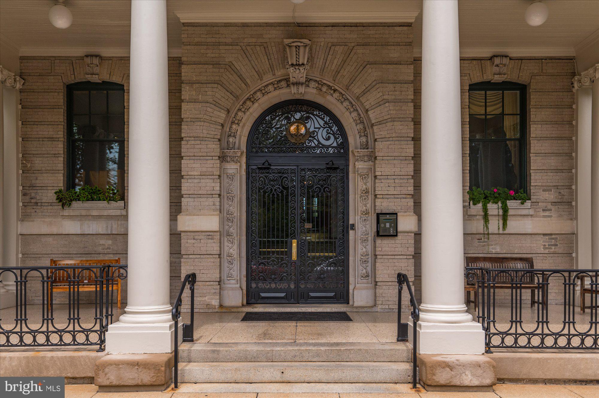 2853 Ontario Rd NW #502