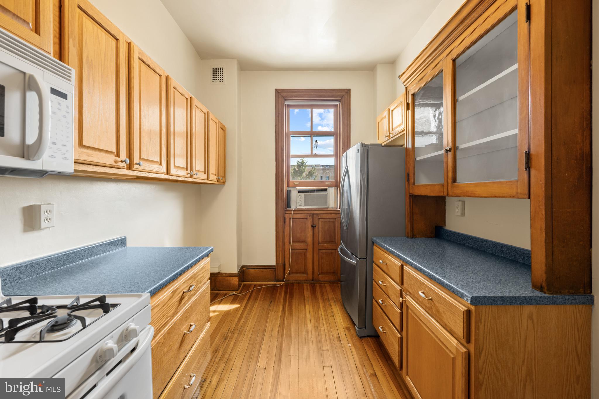 2853 Ontario Rd NW #502