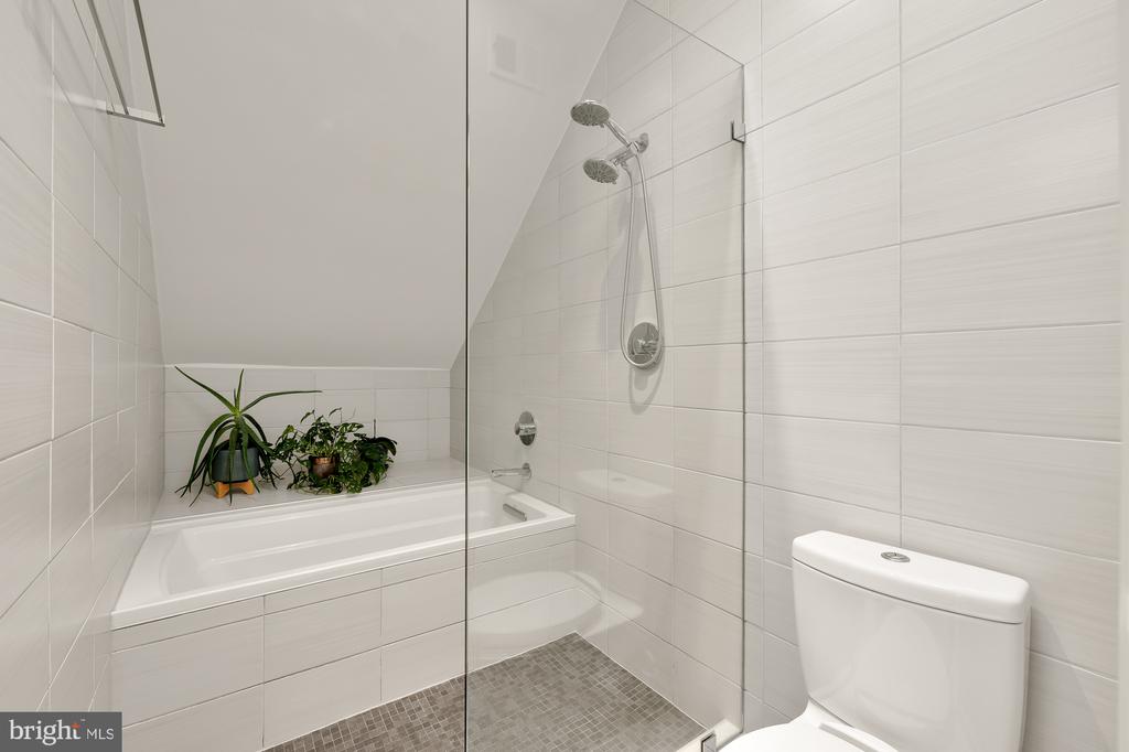 1826 Biltmore St NW #4