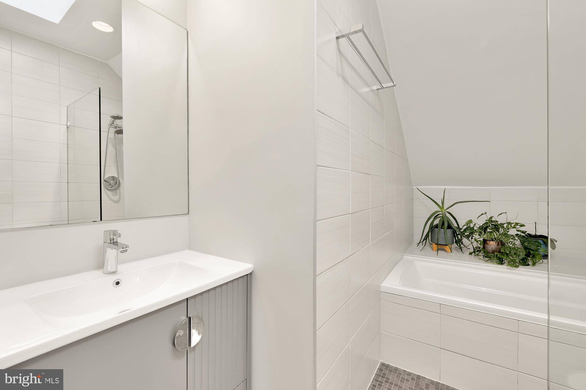 1826 Biltmore St NW #4