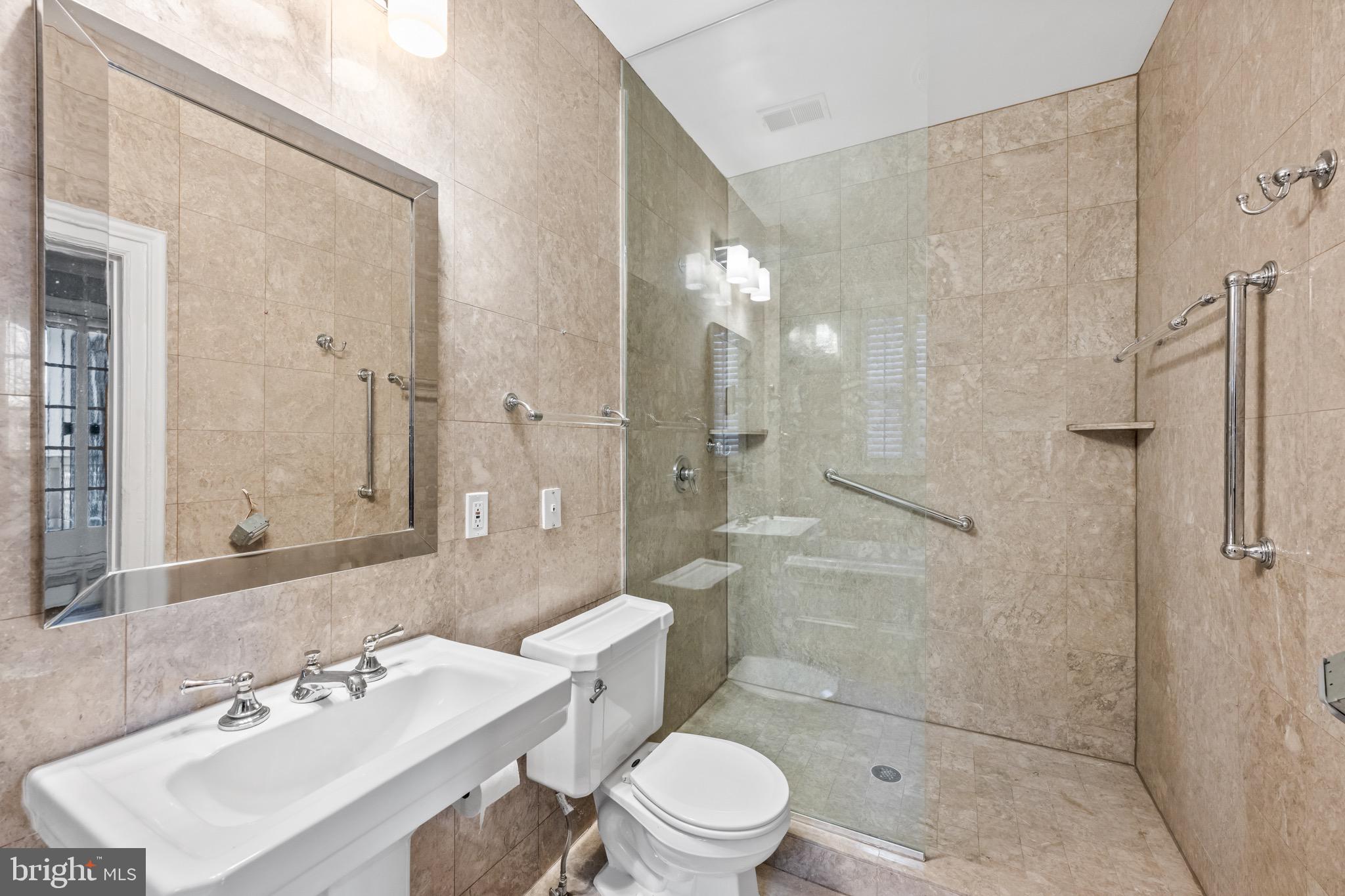 2139 Wyoming Ave NW #11