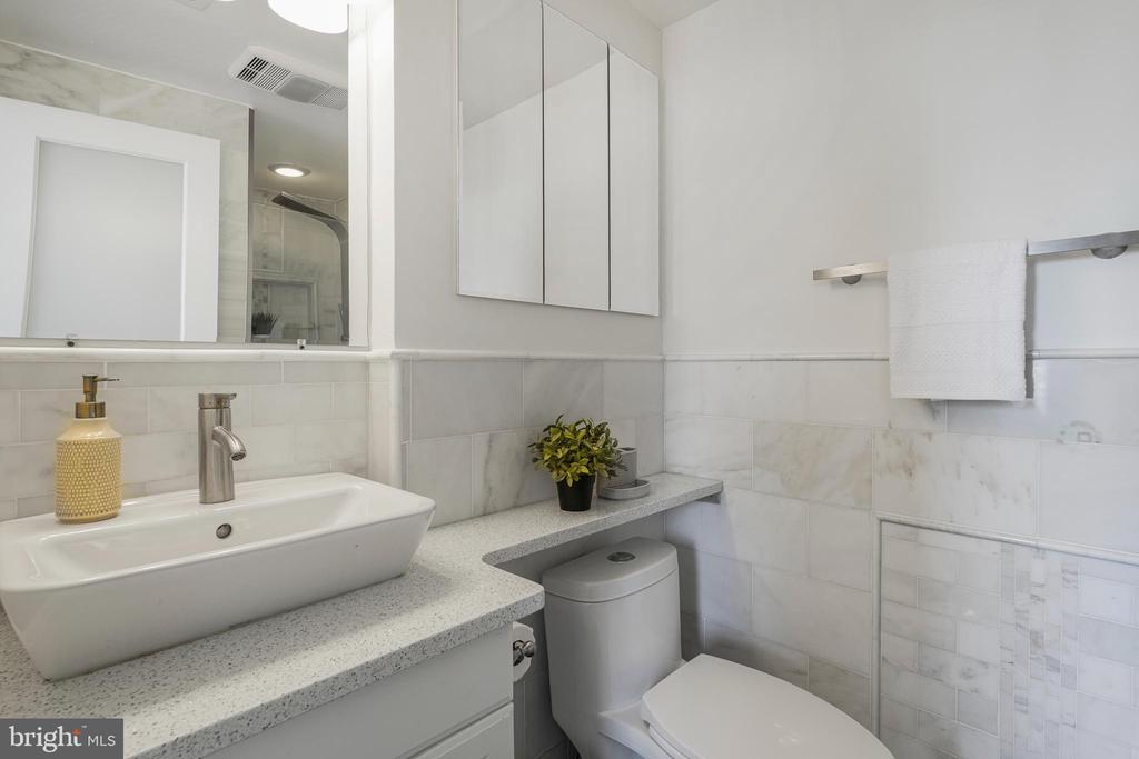 1900 S St NW #402