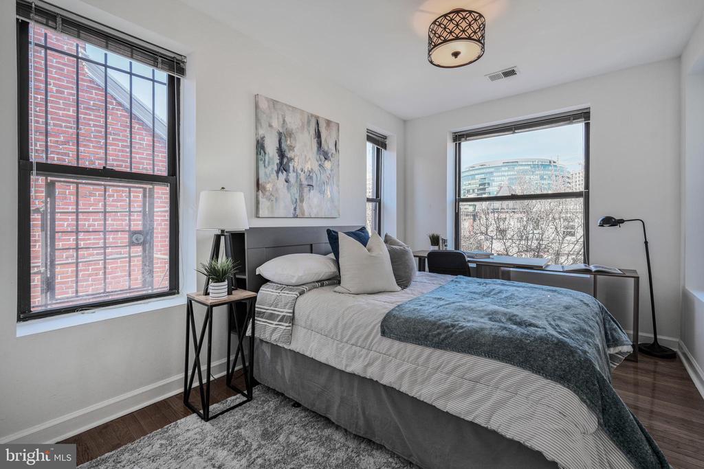 1900 S St NW #402