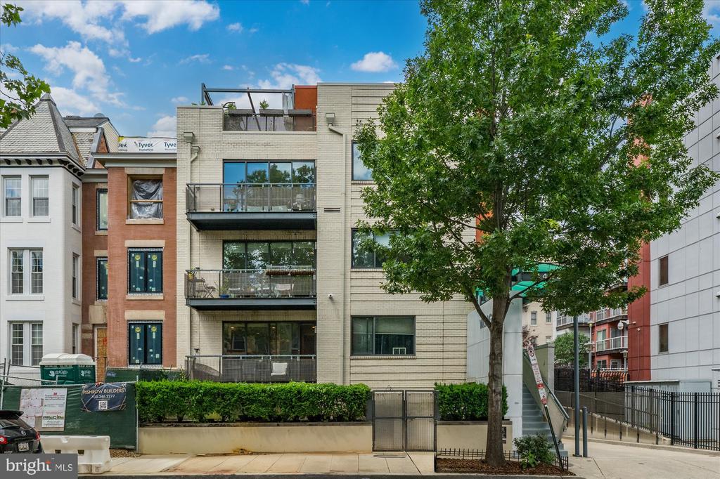 1425 Euclid St NW #10