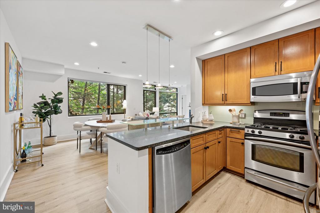 1425 Euclid St NW #10