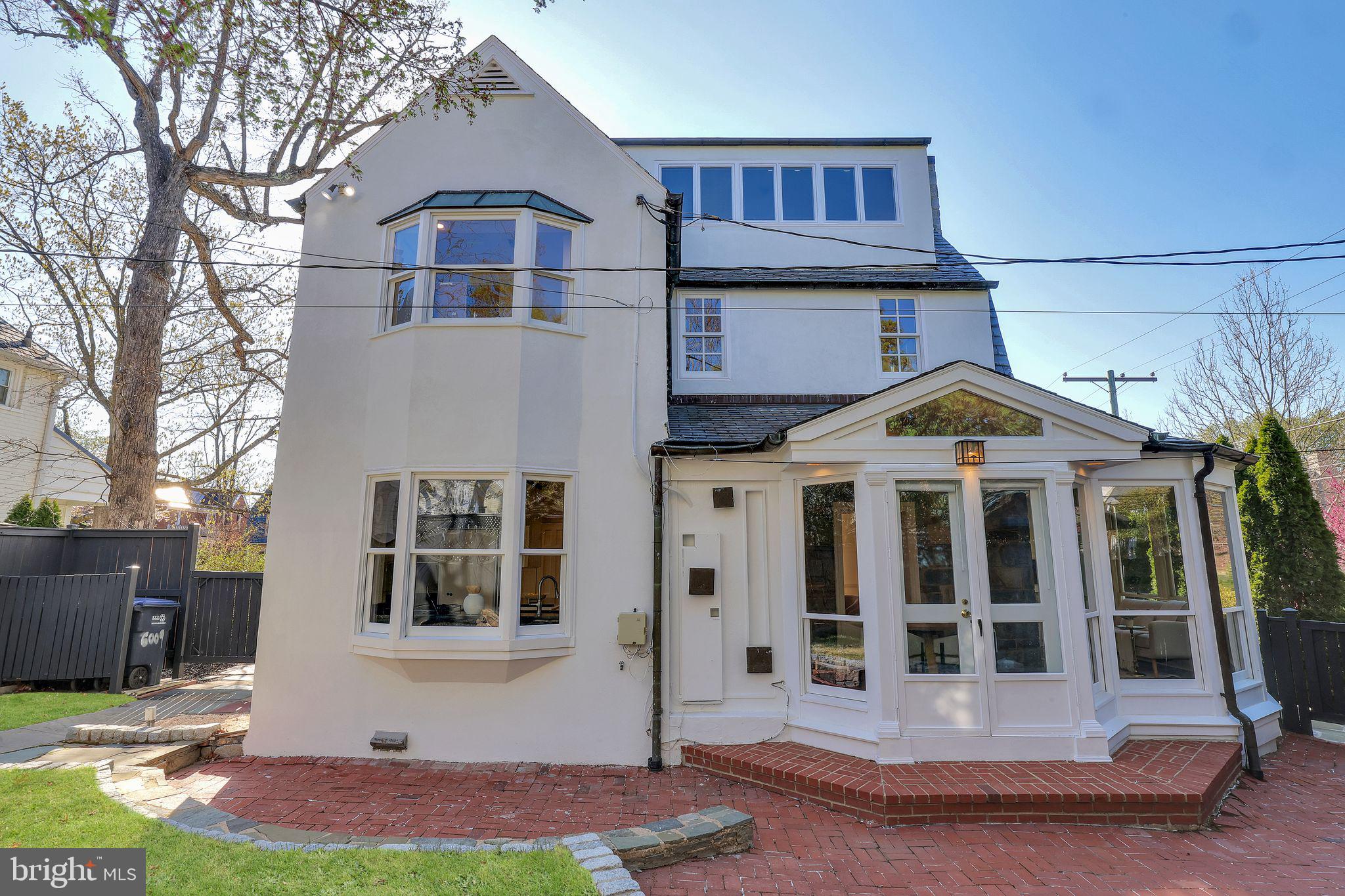 6009 34th Pl NW