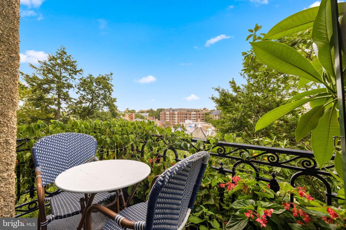 2853 Ontario Rd NW #323