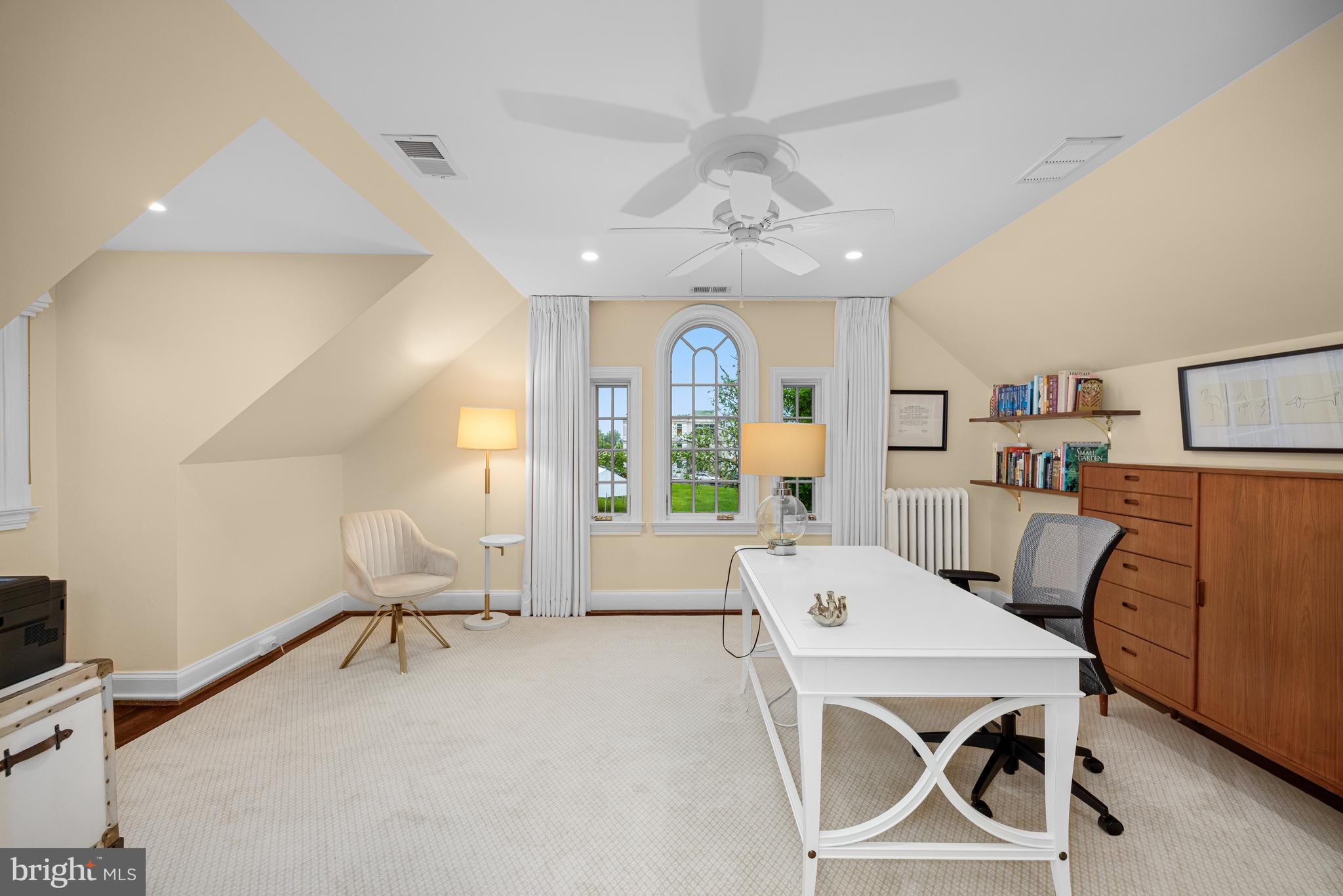 3013 Cathedral Ave NW