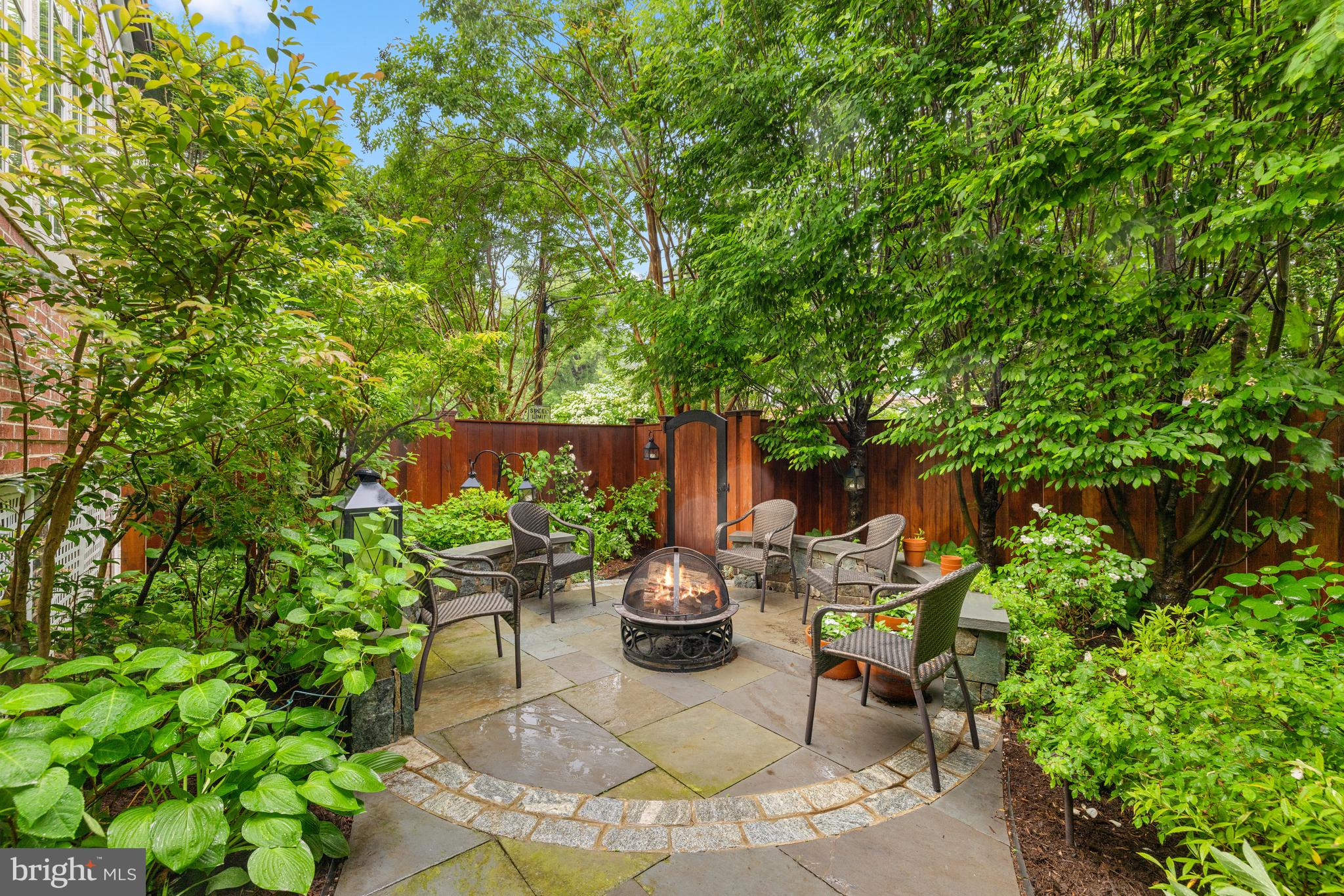 3013 Cathedral Ave NW