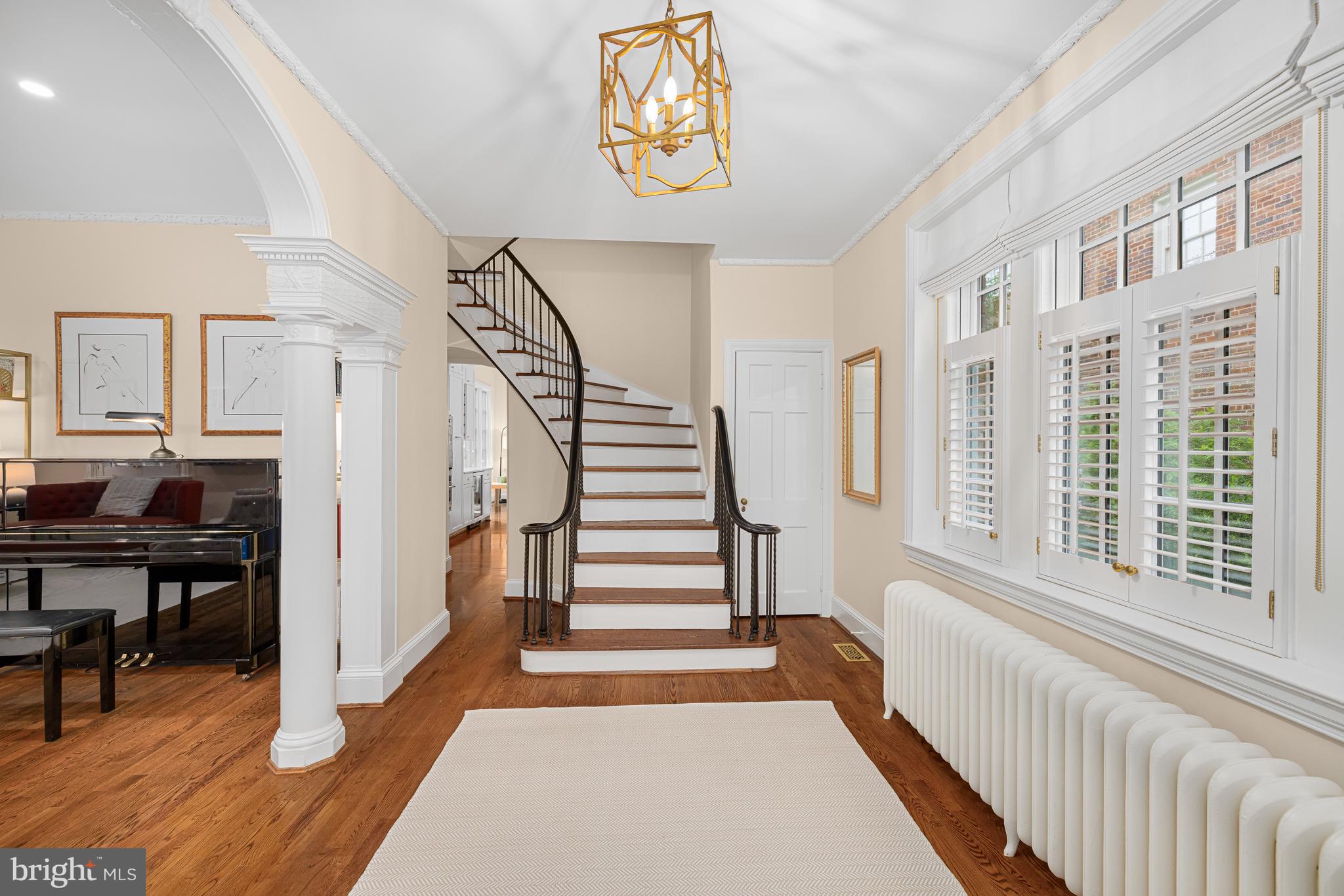 3013 Cathedral Ave NW