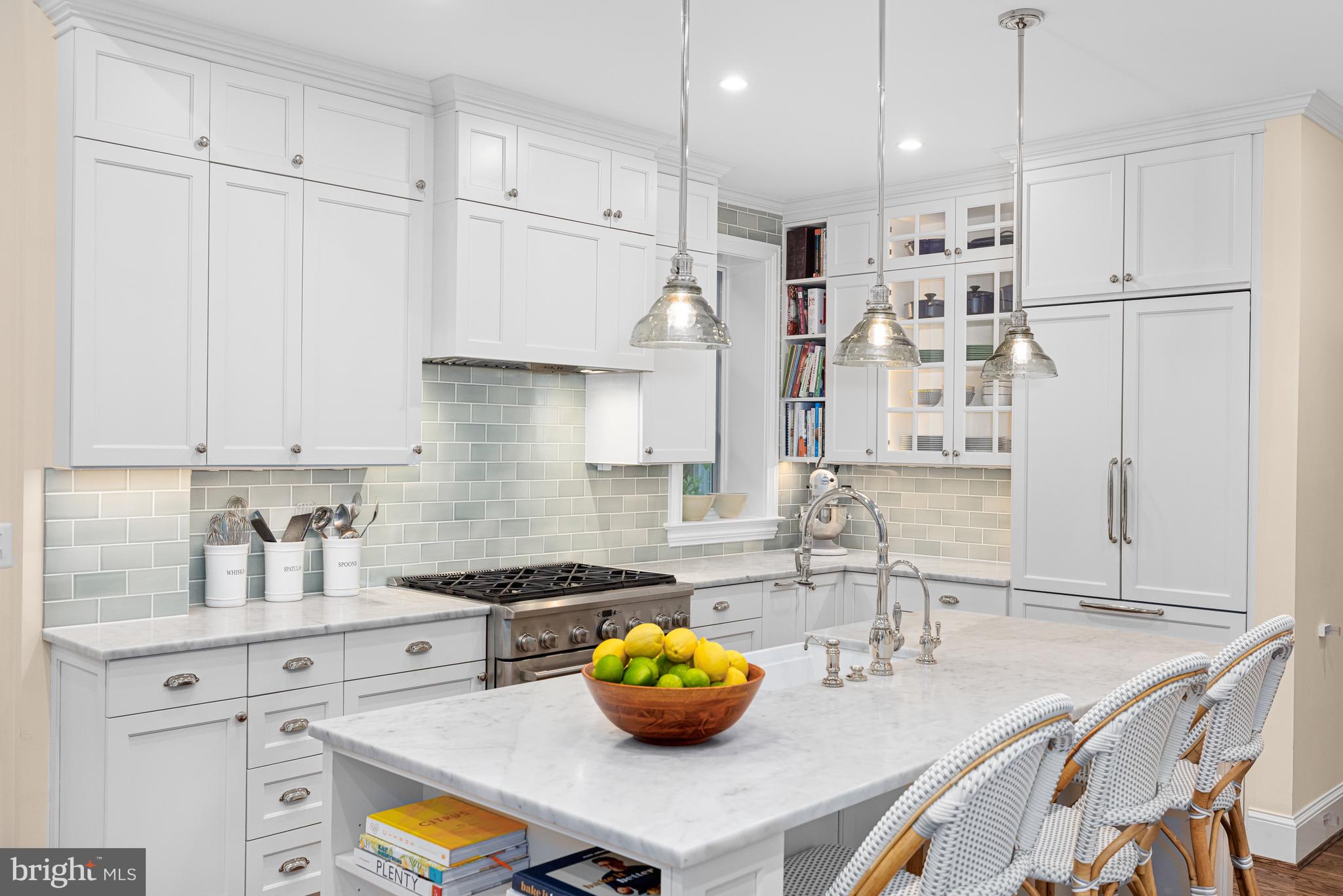 3013 Cathedral Ave NW