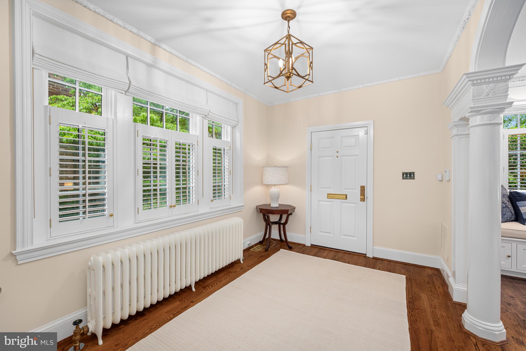 3013 Cathedral Ave NW