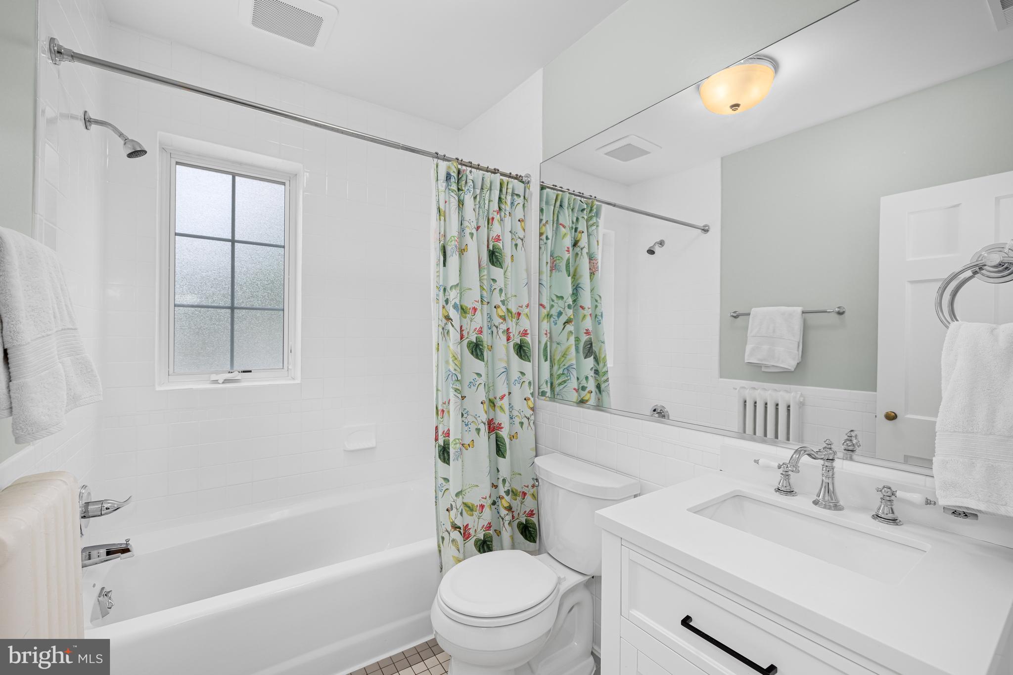 3013 Cathedral Ave NW