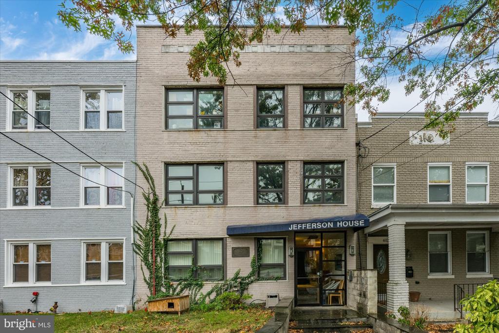 610 JEFFERSON STREET NW 201