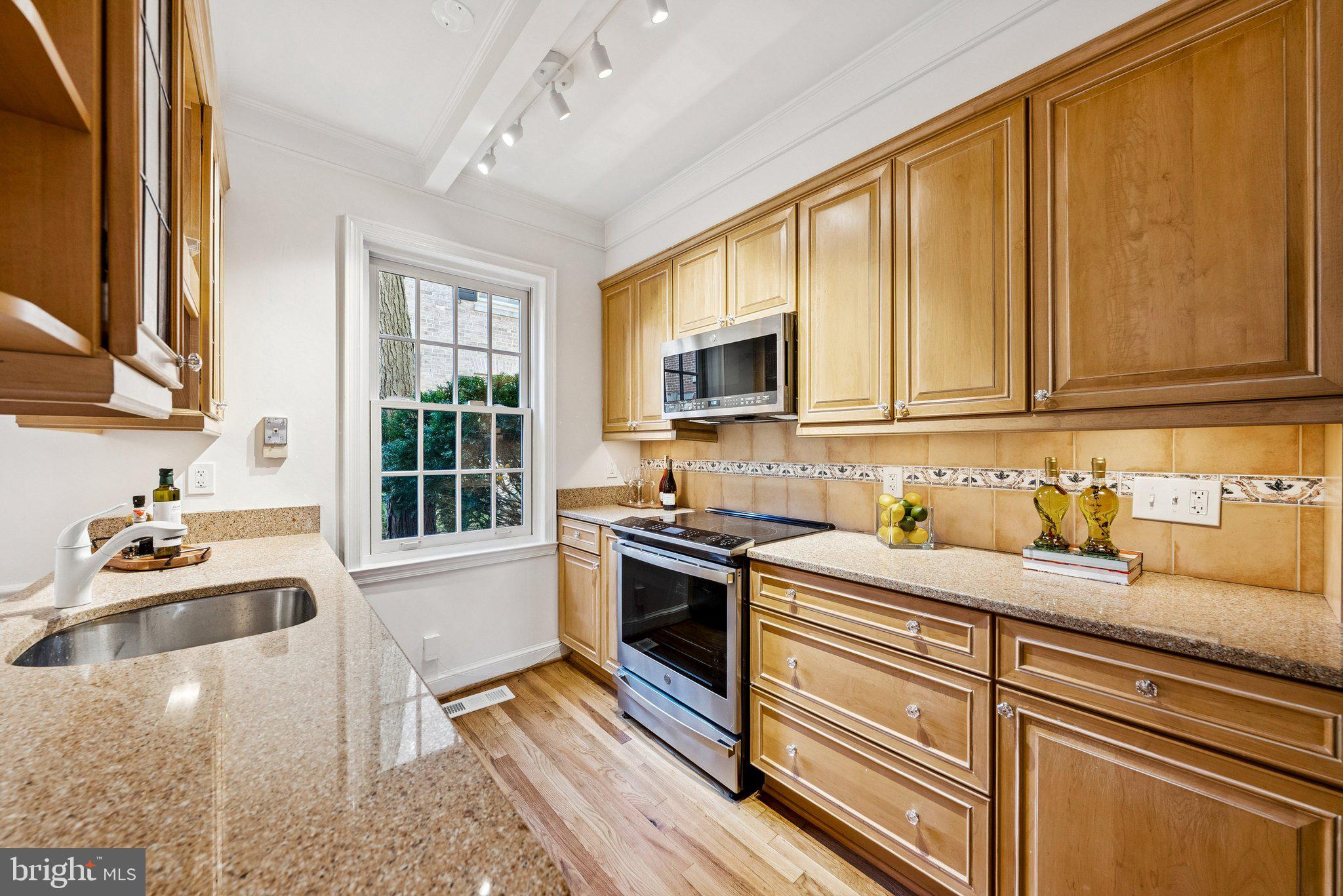 4338 WESTOVER PLACE NW