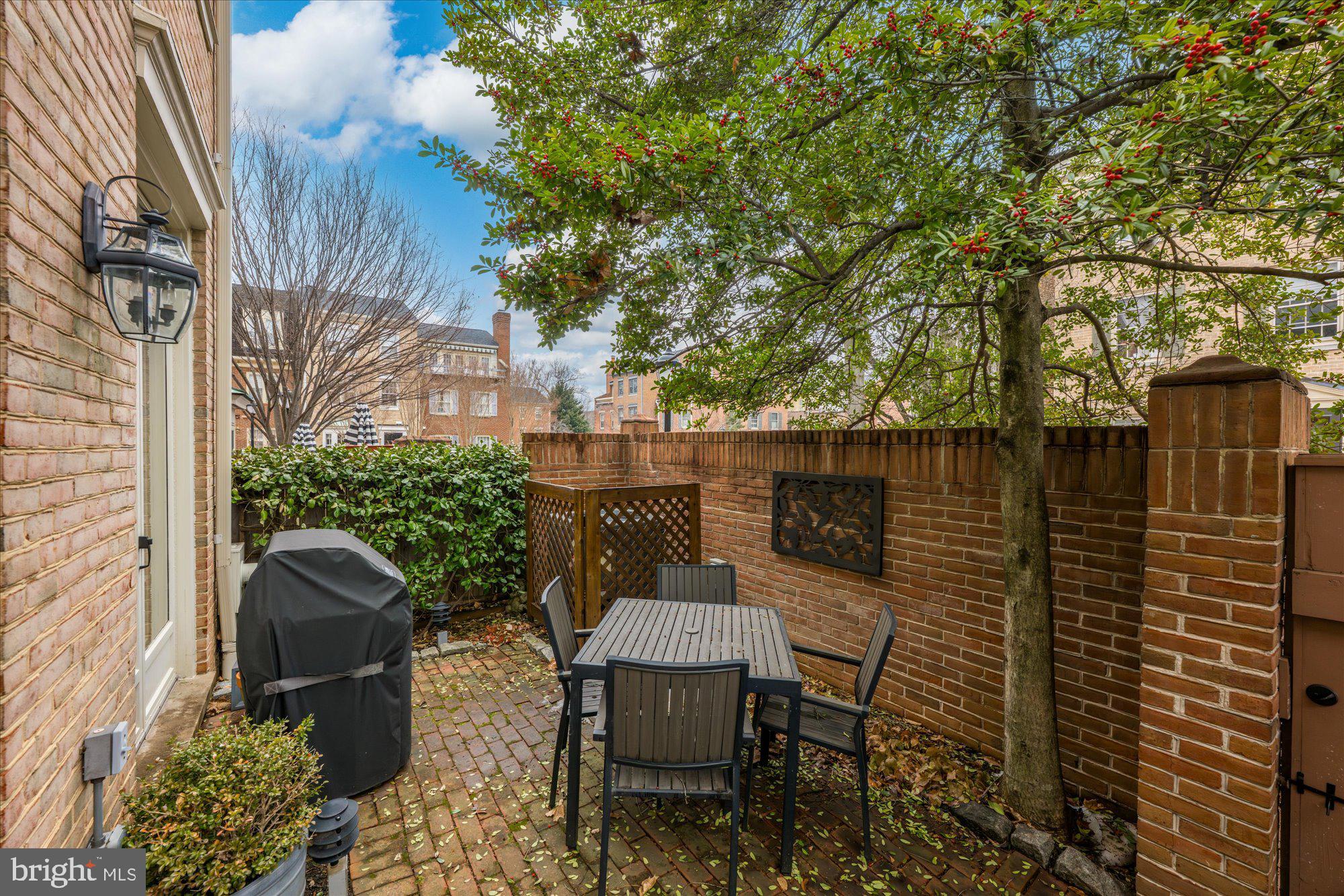 4342 WESTOVER PLACE NW