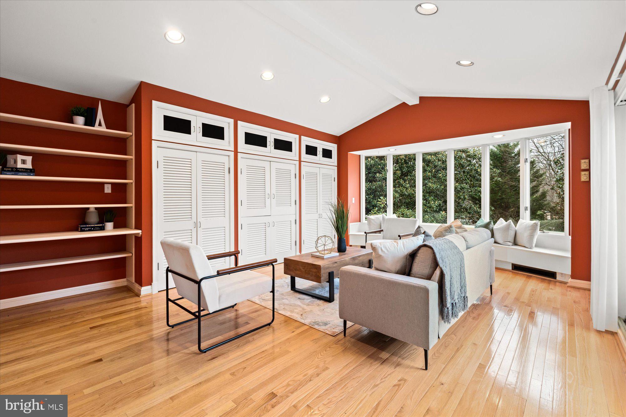 3268 CHESTNUT STREET NW