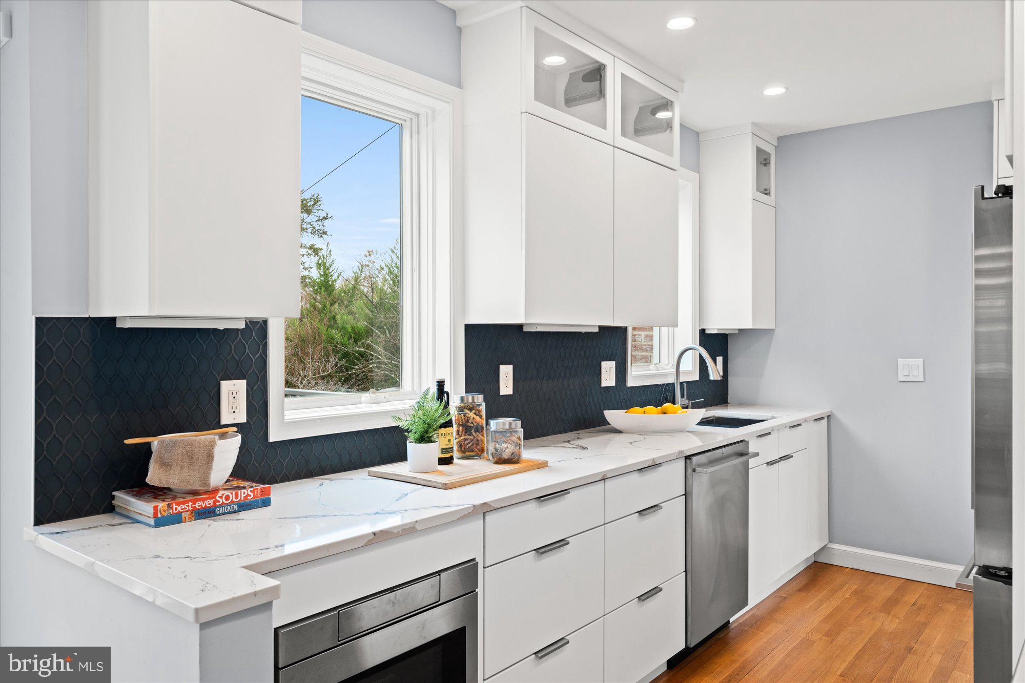 3268 CHESTNUT STREET NW