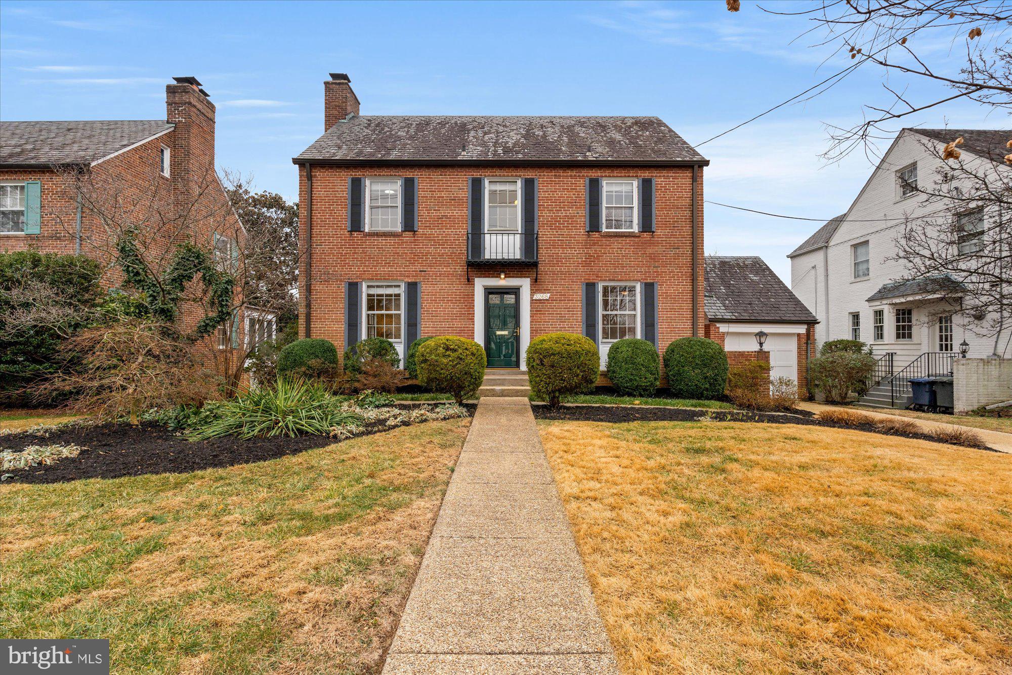 3268 CHESTNUT STREET NW