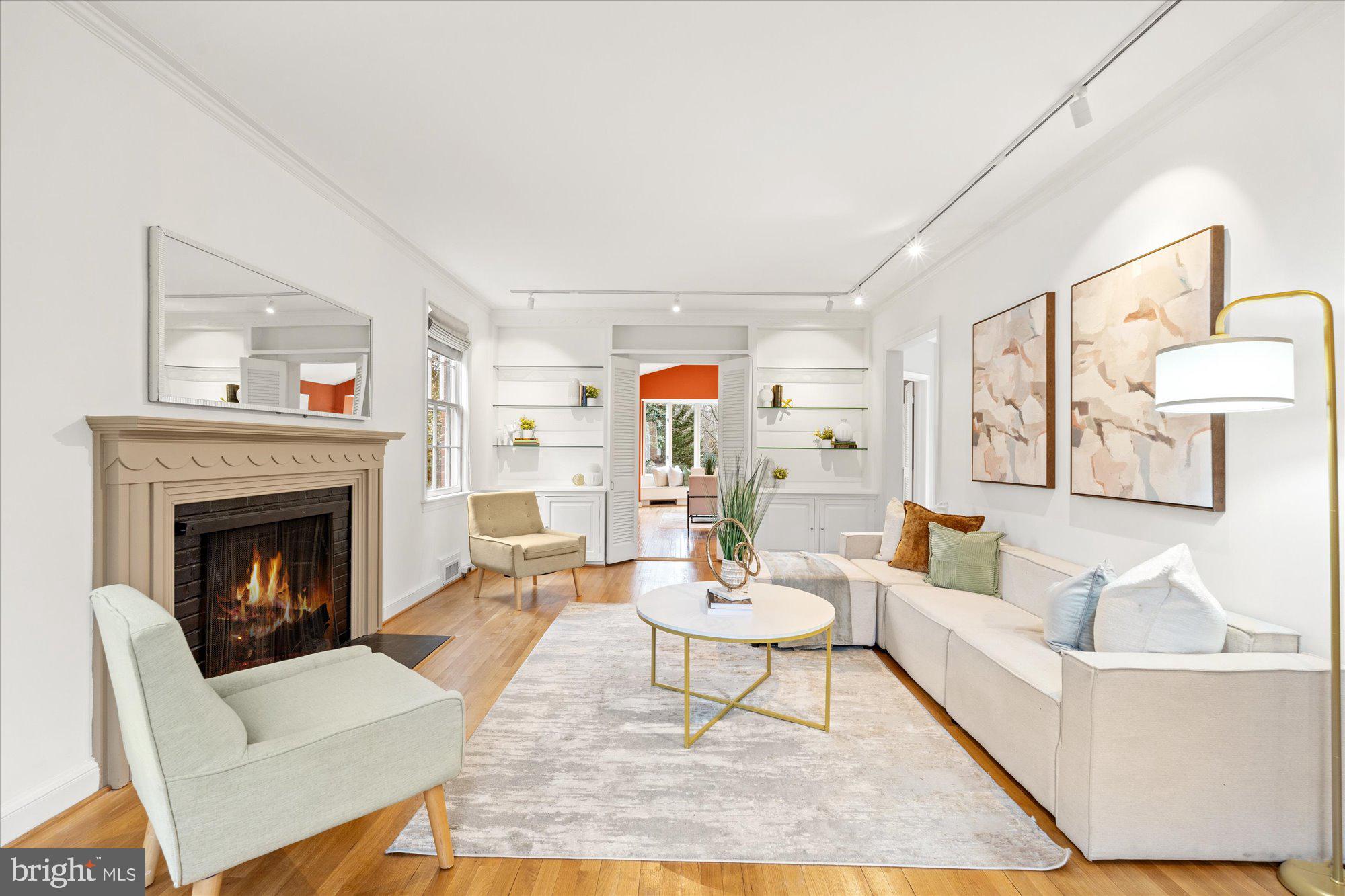 3268 CHESTNUT STREET NW