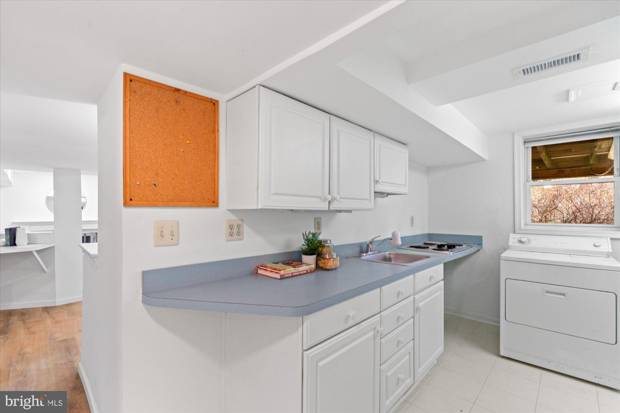 3268 CHESTNUT STREET NW