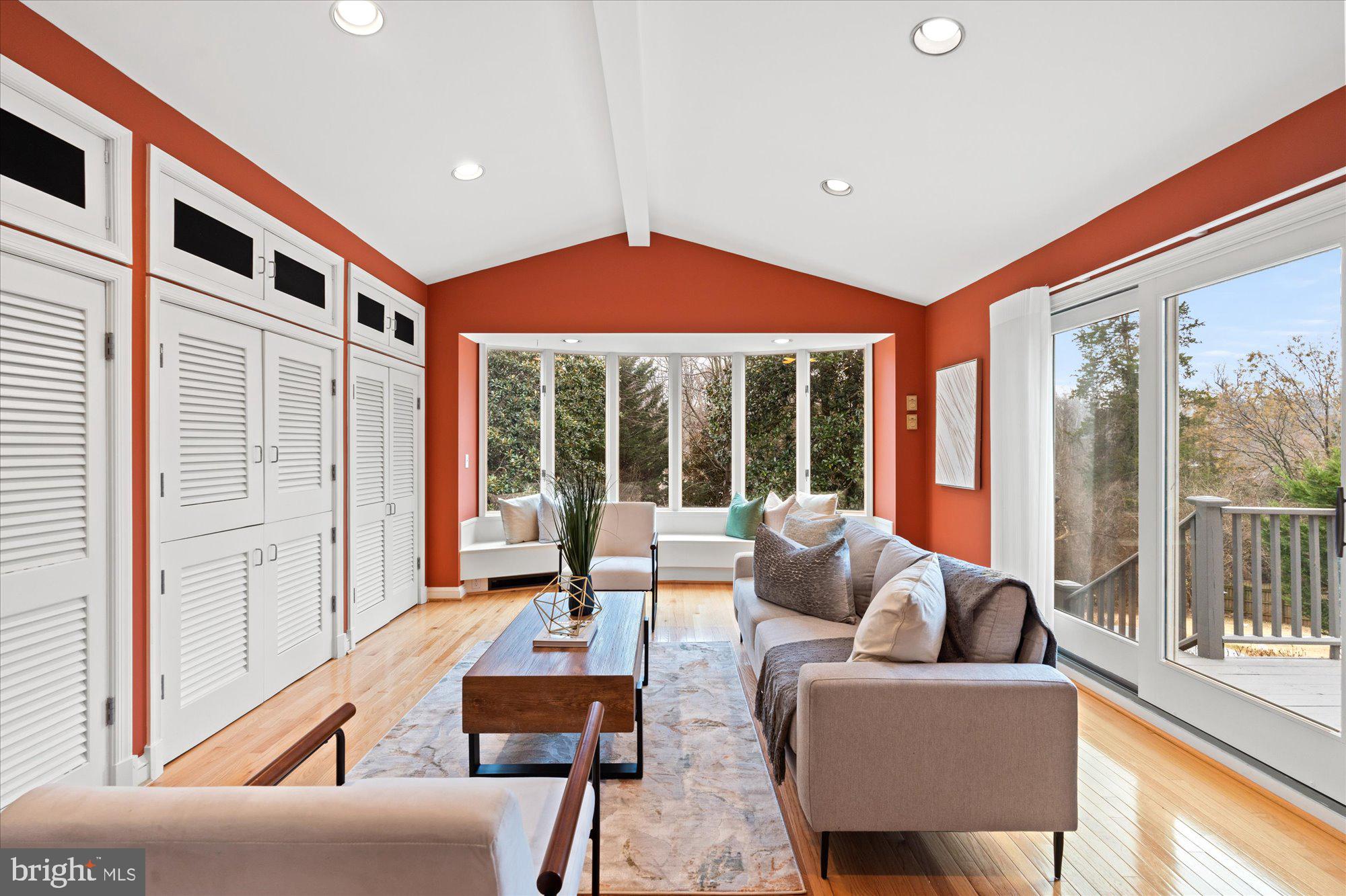 3268 CHESTNUT STREET NW