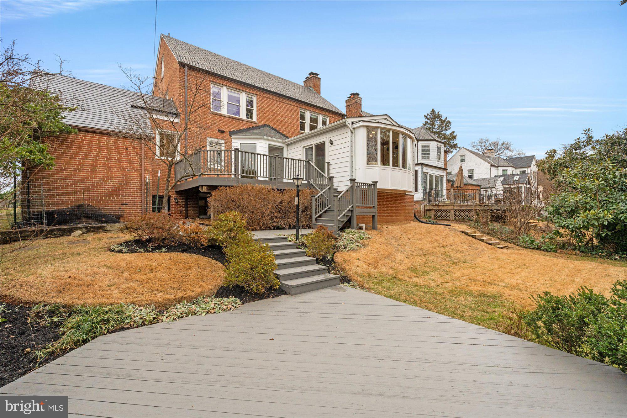 3268 CHESTNUT STREET NW