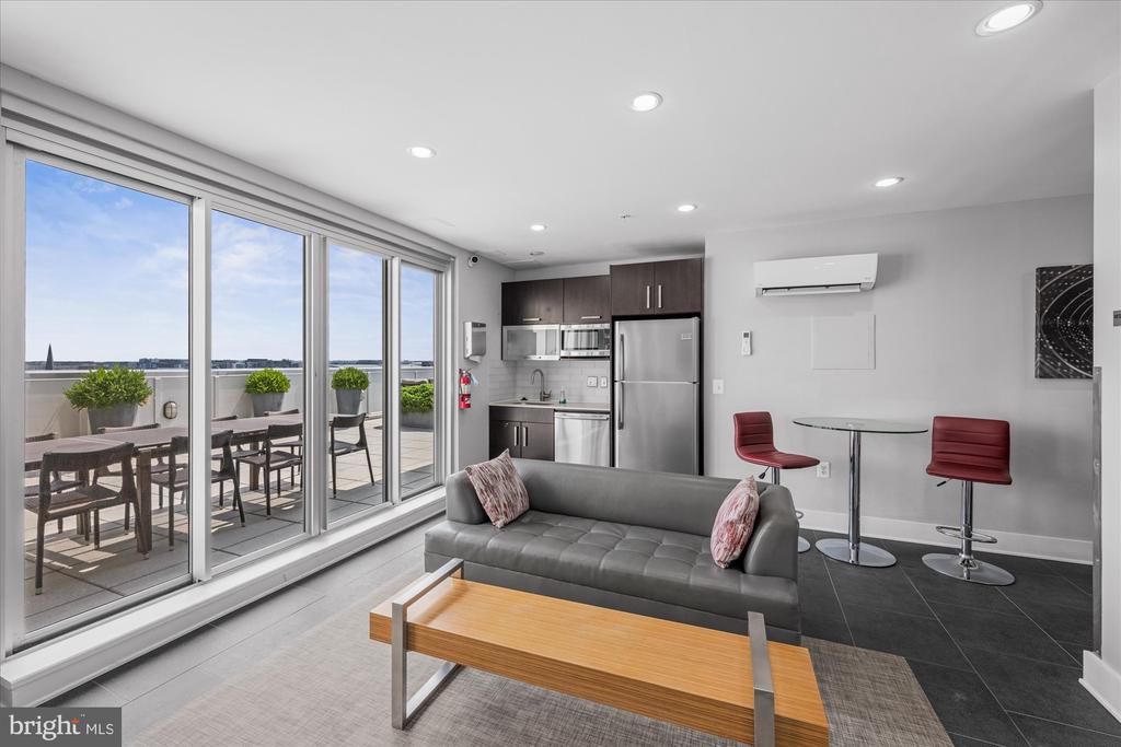 1401 R STREET NW Unit: 401