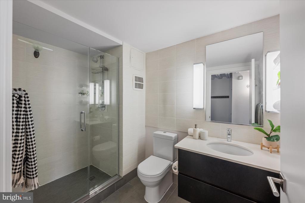 1401 R STREET NW Unit: 401