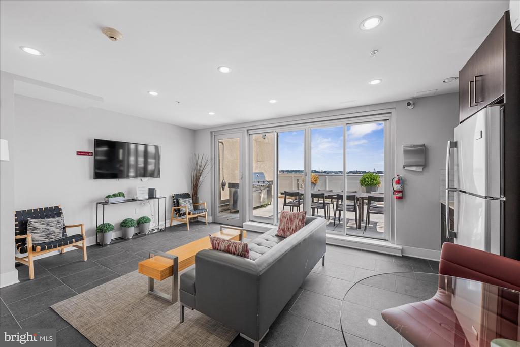 1401 R STREET NW Unit: 401