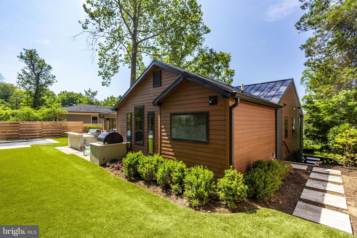 6503 BROOKES HILL COURT