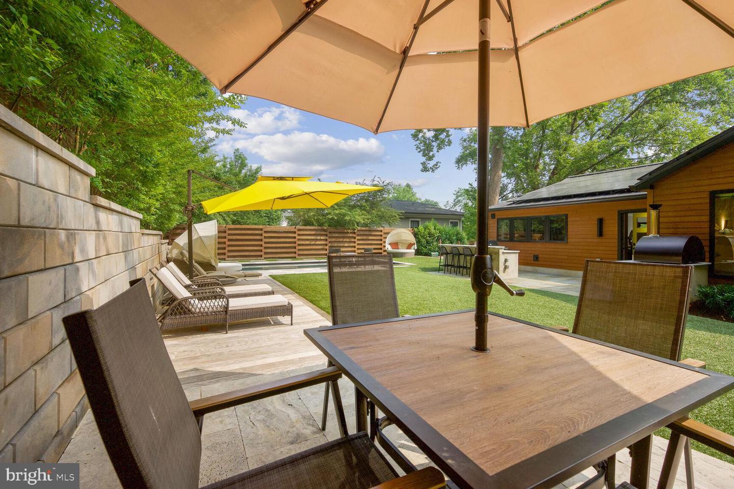 6503 BROOKES HILL COURT