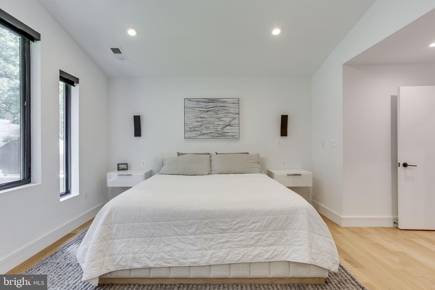 6503 BROOKES HILL COURT