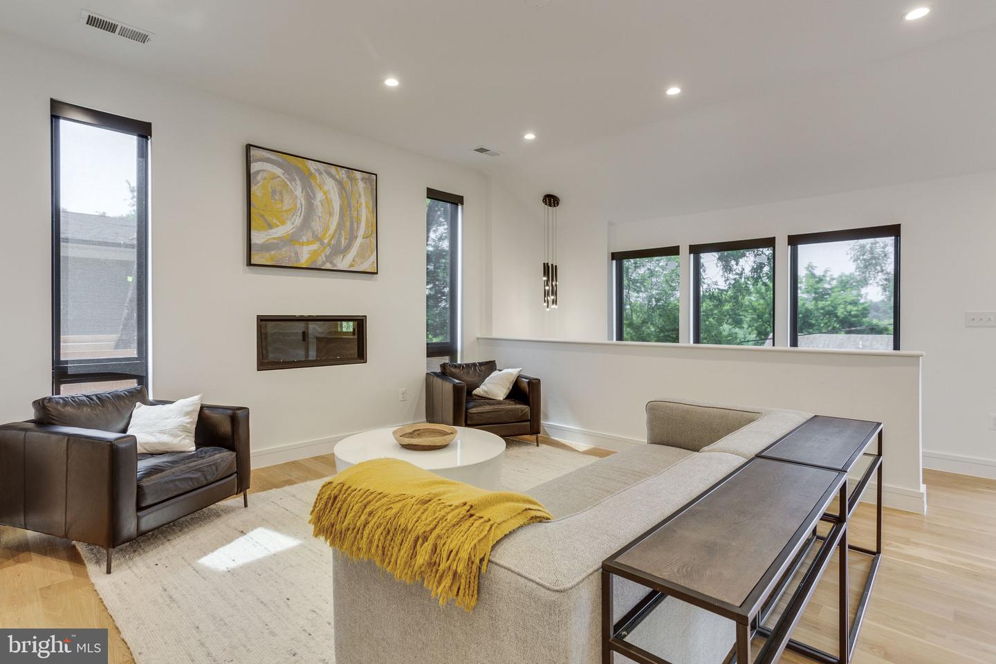 6503 BROOKES HILL COURT