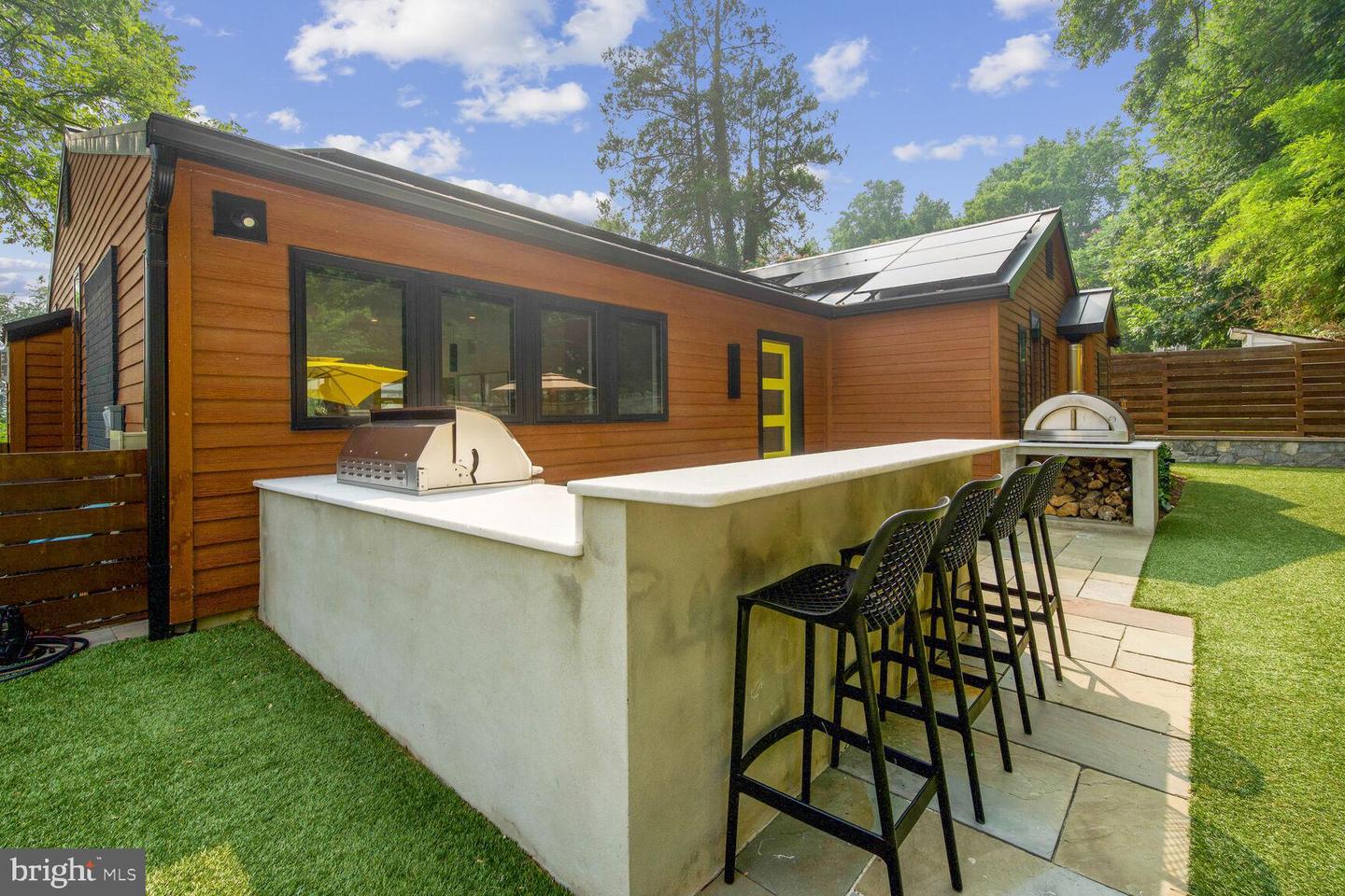 6503 BROOKES HILL COURT