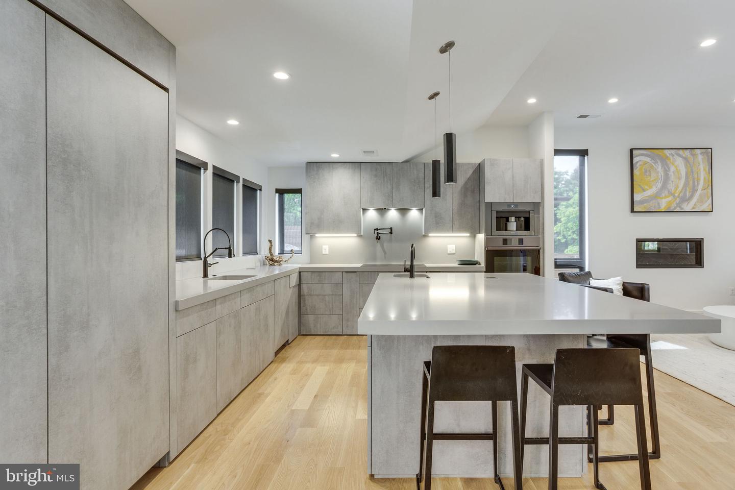 6503 BROOKES HILL COURT
