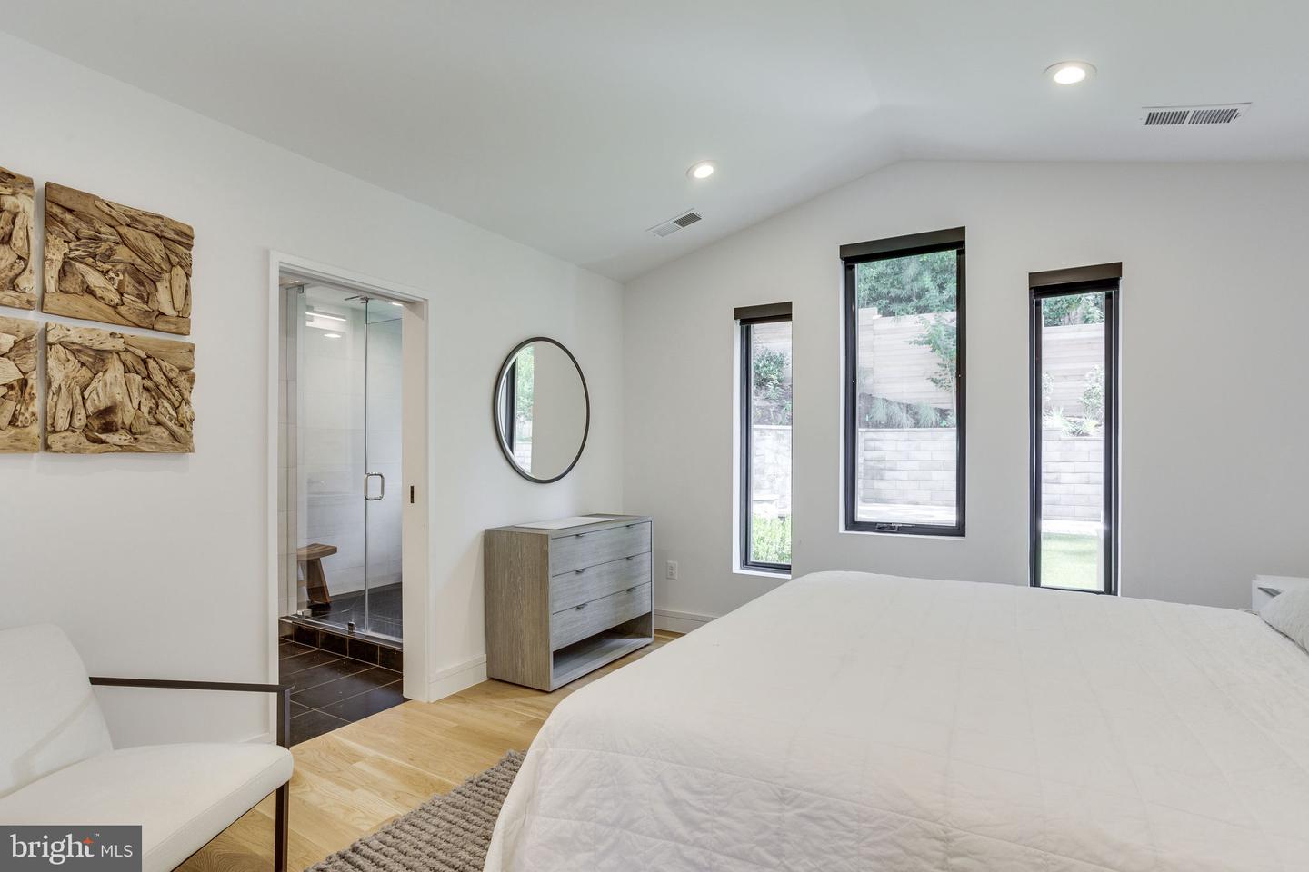 6503 BROOKES HILL COURT