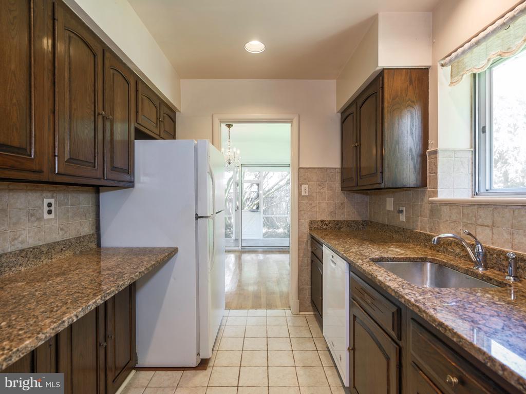 6502 Brookes Hill Ct