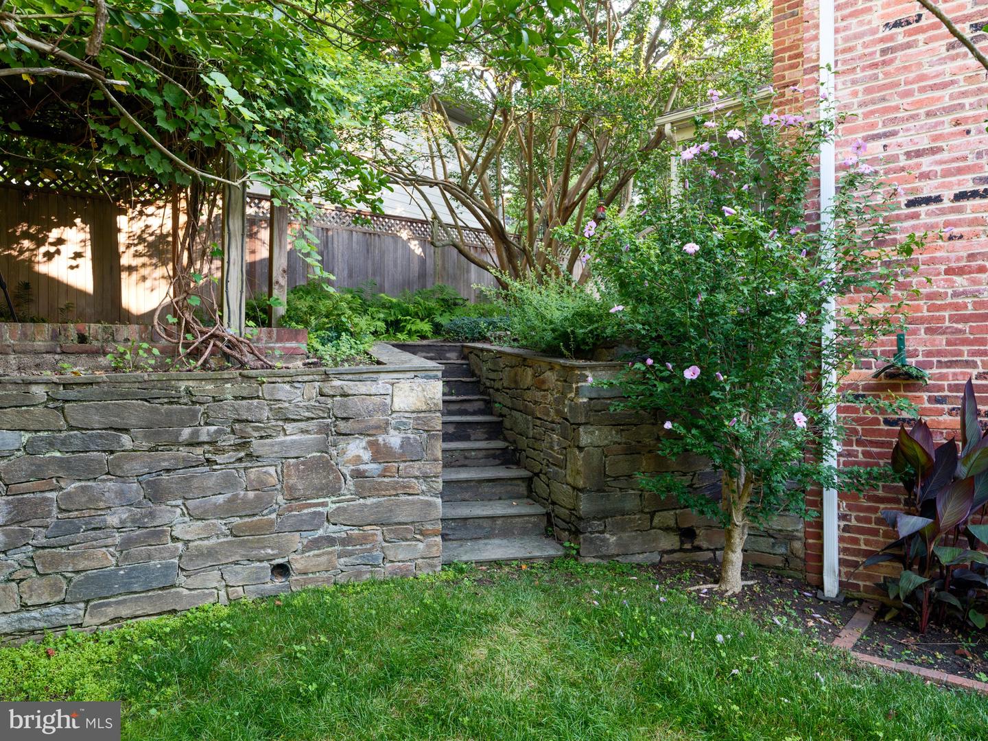 6502 Brookes Hill Ct