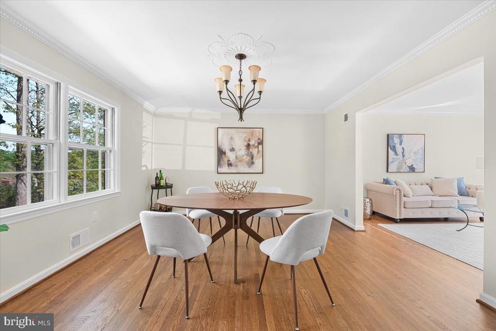 1310 MIDWOOD PLACE